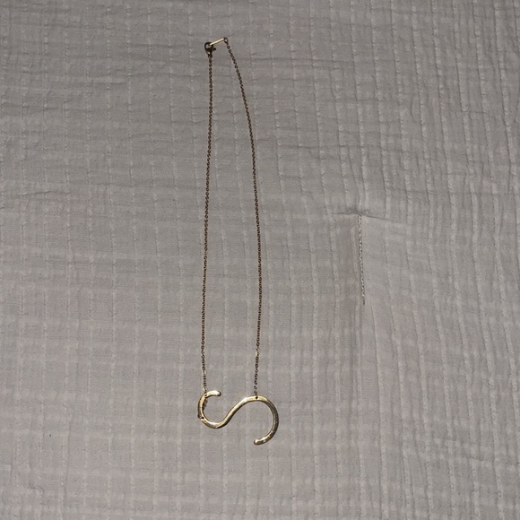 Large “ S” initial necklace - Picture 4 of 4
